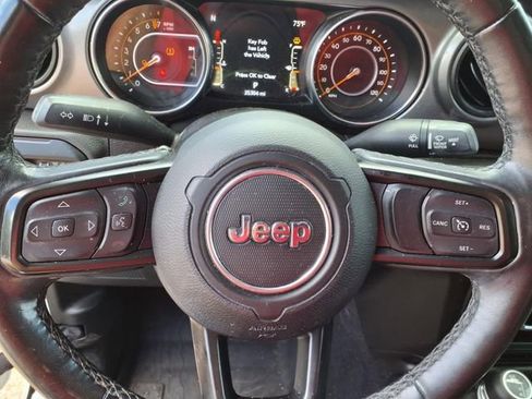 Used 2021 Jeep Gladiator Willys image 23