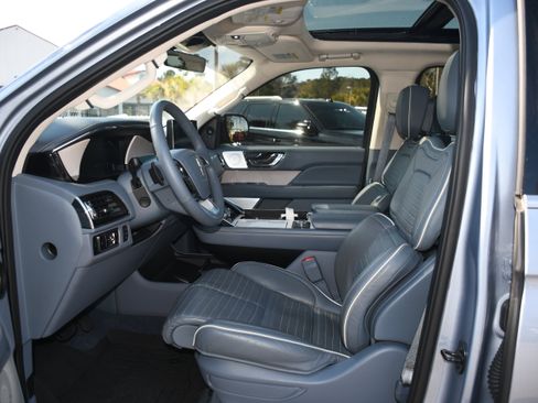 Used 2024 Lincoln Navigator Black Label image 8
