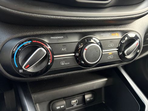 Used 2020 Kia Soul LX image 17