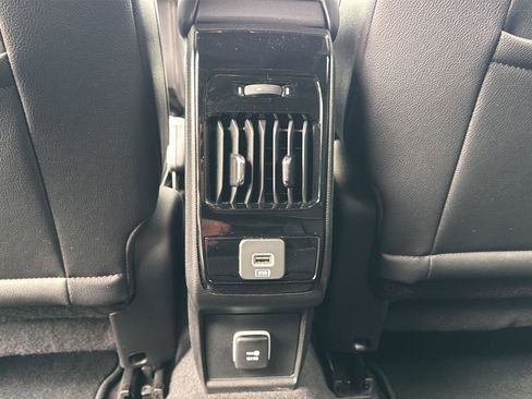 Used 2024 Jeep Compass Limited image 23