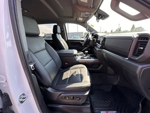 Used 2023 Chevrolet Silverado 1500 LTZ AWD/4WD image 31