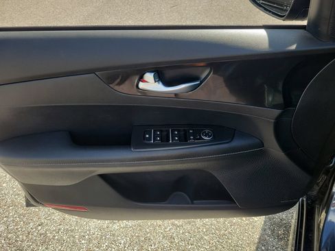 Used 2023 Kia Forte GT-Line w/ GT-Line Premium Package FWD image 12