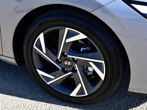 New 2026 Hyundai Elantra Limited FWD image 6