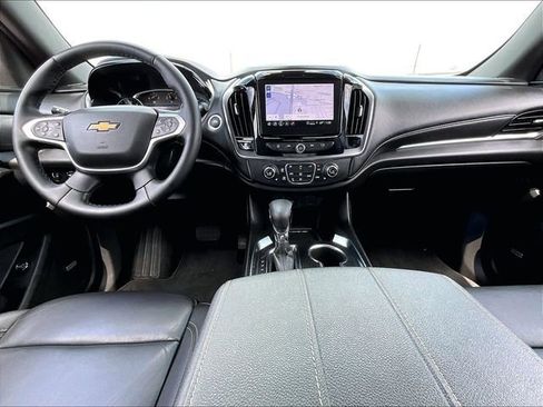 Used 2023 Chevrolet Traverse LT w/ LT Premium Package AWD/4WD image 22