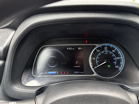 Certified 2025 Nissan Leaf S FWD image 19