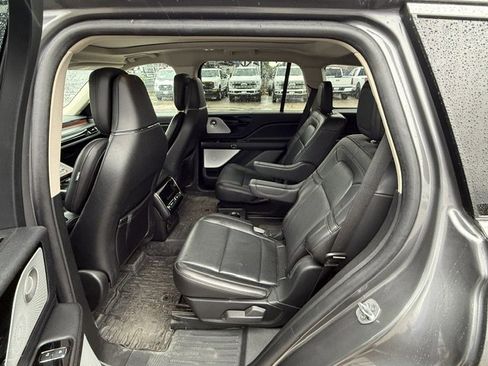Used 2023 Lincoln Aviator Reserve w/ Equipment Group 201A image 16