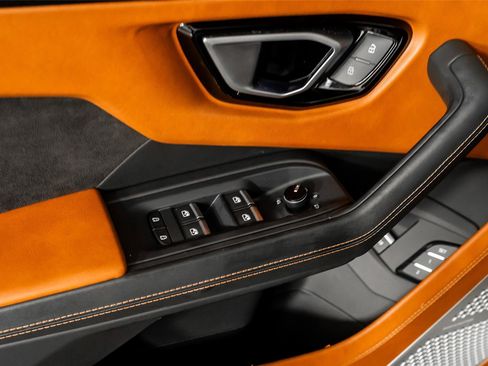 Used 2023 Lamborghini Urus S AWD/4WD image 48