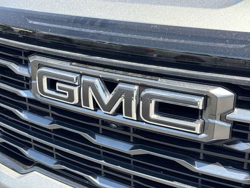 Certified 2025 GMC Acadia AT4 AWD/4WD image 32