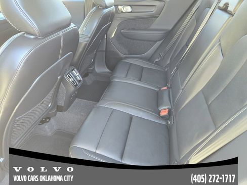 Certified 2025 Volvo XC40 B5 Core w/ Protection Package Premier image 29