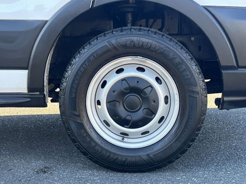 Used 2020 Ford Transit 250 Low Roof image 10