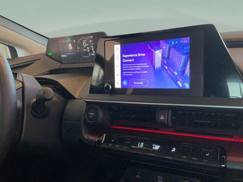 Certified 2026 Toyota Prius Plug-In Hybrid FWD image 34