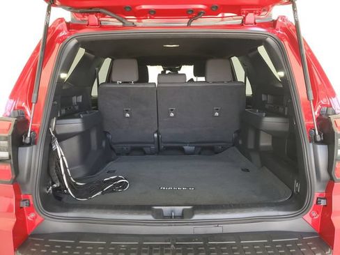 Used 2025 Toyota 4Runner SR5 AWD/4WD image 9