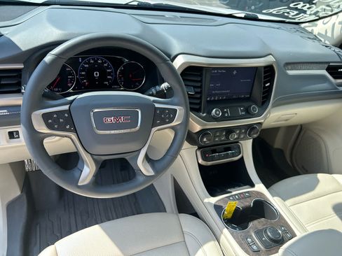 Used 2023 GMC Acadia Denali w/ Denali Ultimate Package AWD/4WD image 16