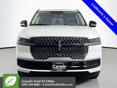 Used 2025 Lincoln Navigator L Reserve image 4