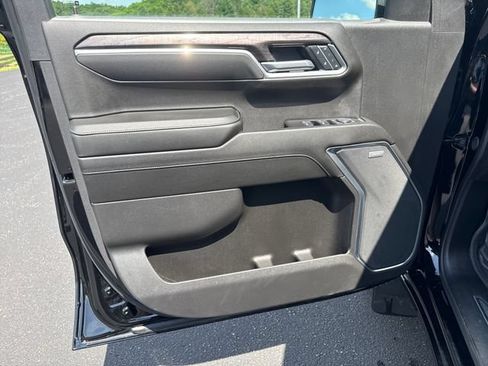 Used 2025 Chevrolet Silverado 1500 LTZ AWD/4WD image 11