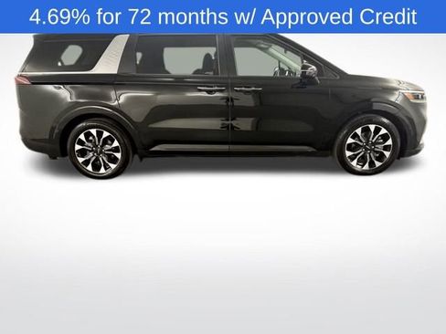 Used 2024 Kia Carnival EX image 9