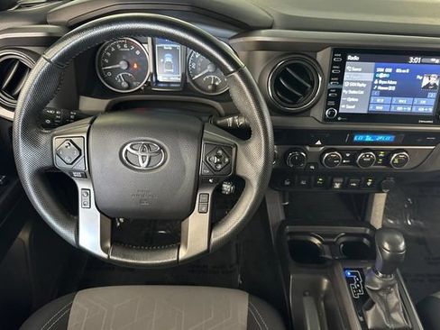 Used 2023 Toyota Tacoma TRD Off-Road w/ Technology Package AWD/4WD image 18