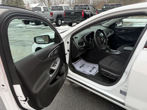 Certified 2024 Chevrolet Malibu LT image 9