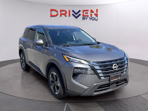 Used 2024 Nissan Rogue SV AWD/4WD image 7