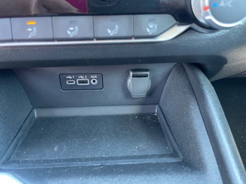Used 2025 Nissan Altima 2.5 SV FWD image 17