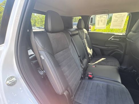 Used 2024 Mitsubishi Outlander 4WD Plug-In Hybrid image 23