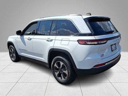 Used 2023 Jeep Grand Cherokee 4WD 4xe w/ Luxury Tech Group II image 7