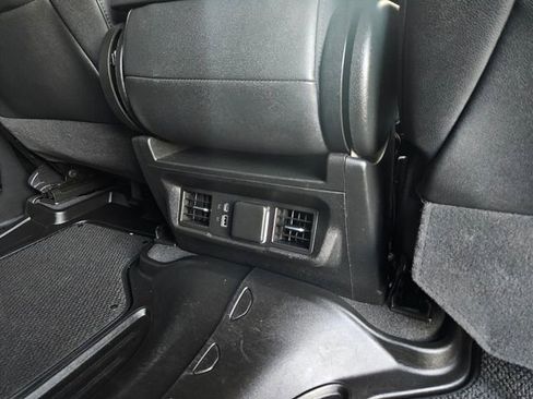 Used 2024 Chevrolet Silverado 2500 LT w/ Midnight Edition image 21