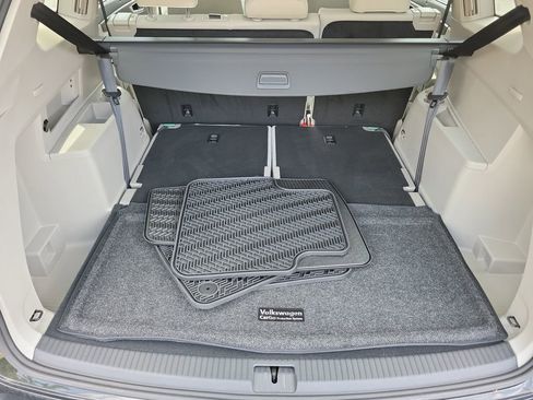 Certified 2026 Volkswagen Atlas SEL Premium R-Line AWD/4WD image 9