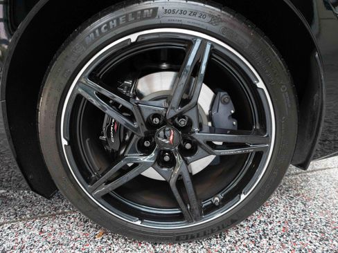 Used 2020 Chevrolet Corvette Stingray Preferred Cpe w/ 2LT Preferred Equipment Group RWD image 28