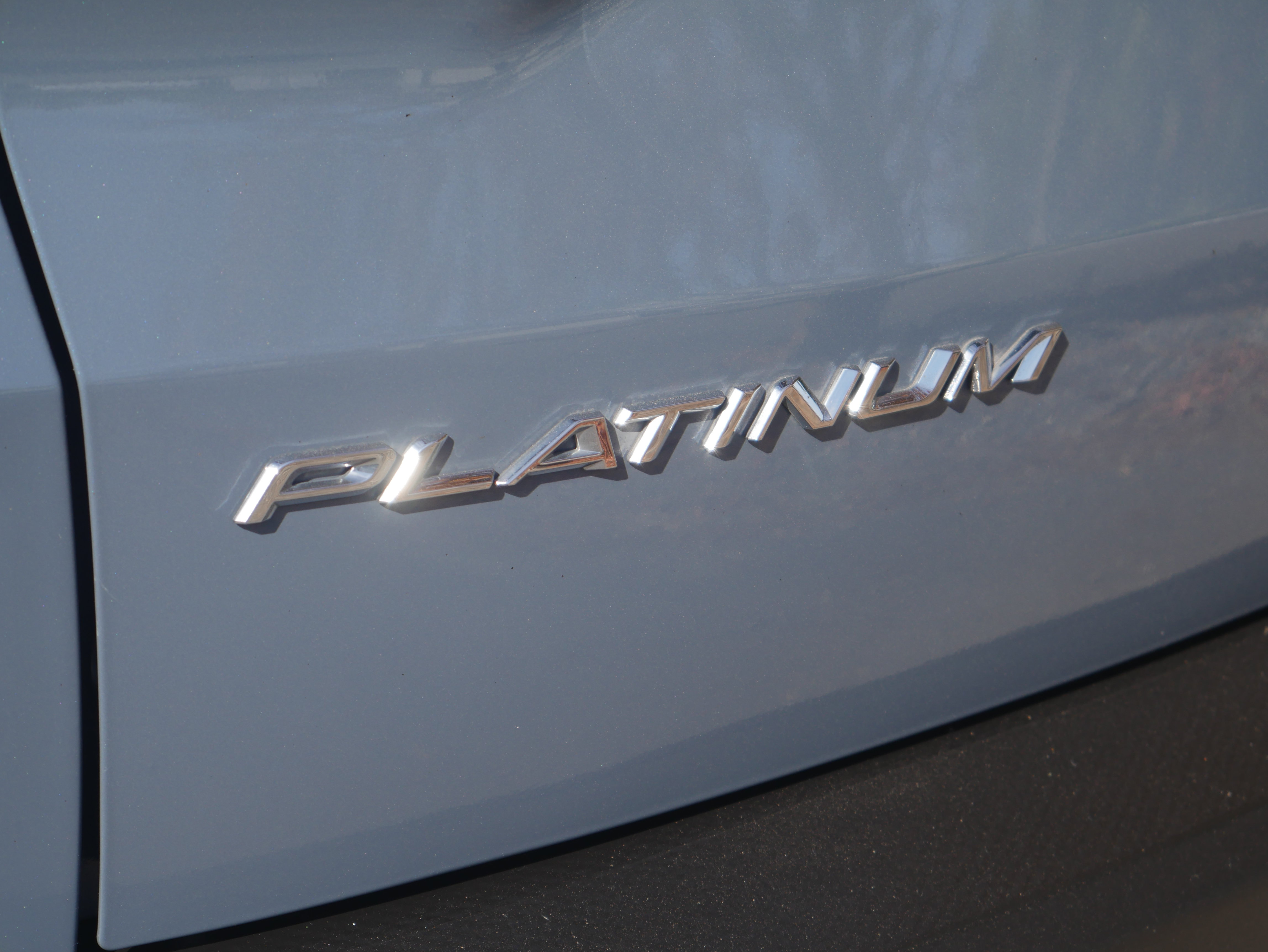 Certified 2024 Ford Escape Platinum AWD/4WD image 18