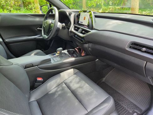 Used 2026 Lexus UX 300h FWD w/ Accessory Package (Z2) image 9