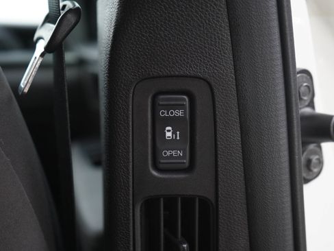 Used 2019 Honda Odyssey EX image 16