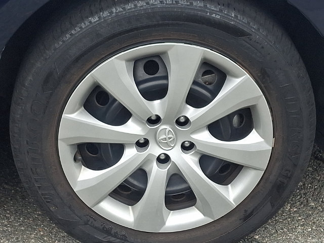 Used 2025 Toyota Corolla LE FWD image 30