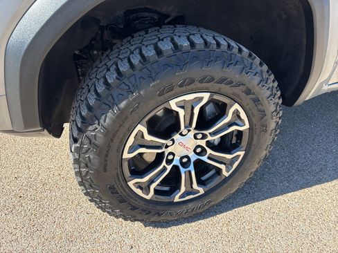 Certified 2025 GMC Canyon AT4 w/ AT4 Premium Package image 30