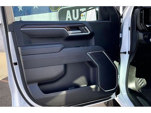 Used 2025 GMC Sierra 1500 SLT image 19