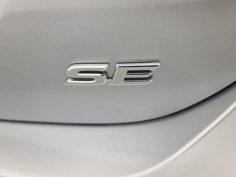 Used 2024 Toyota Camry SE image 13