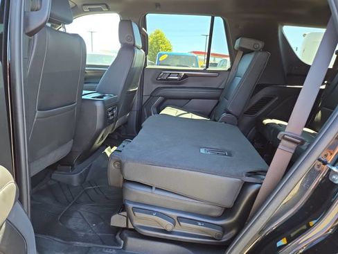Used 2025 Chevrolet Tahoe Z71 AWD/4WD image 30
