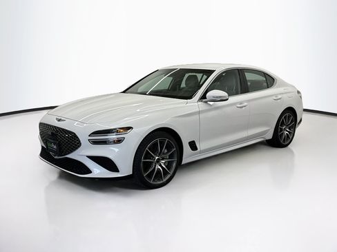 Used 2025 Genesis G70 2.5T RWD image 3