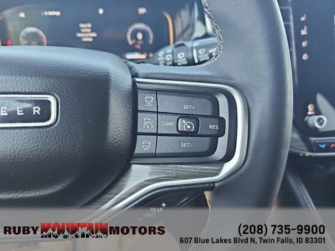 Used 2022 Jeep Wagoneer Series III w/ Premium Group I AWD/4WD image 20