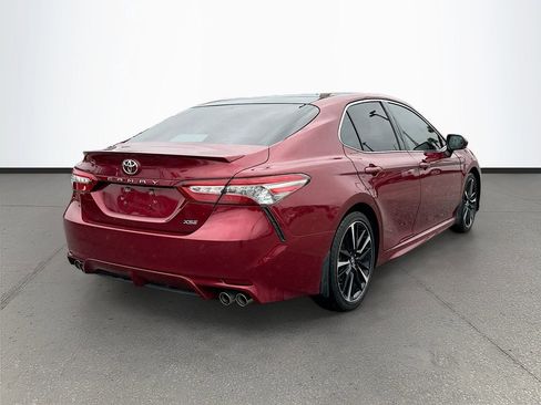 Used 2018 Toyota Camry XSE image 7