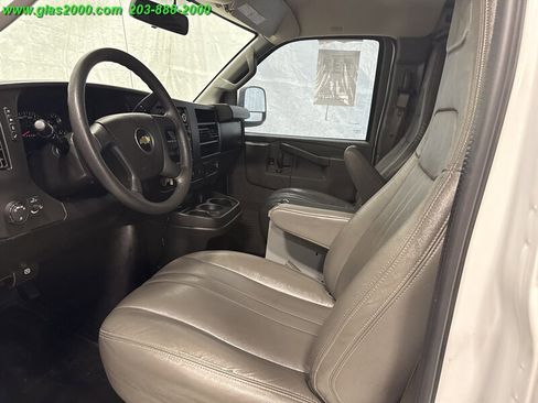 Used 2018 Chevrolet Express 2500 image 3