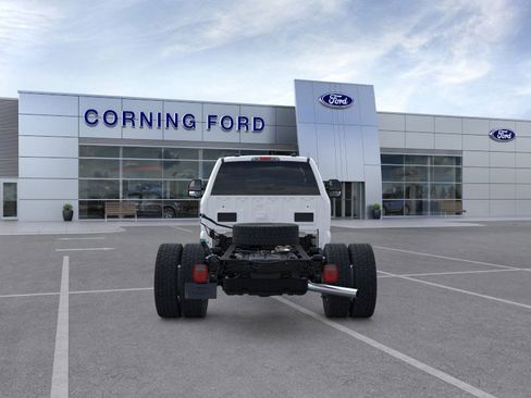 New 2025 Ford F550 4x4 Regular Cab Super Duty image 5