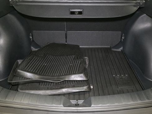 Used 2024 Toyota Corolla Cross L image 11