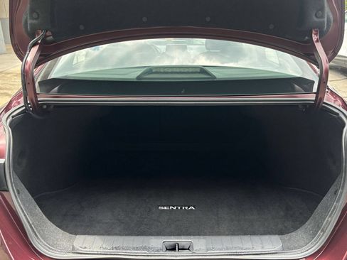Used 2025 Nissan Sentra SV FWD image 30
