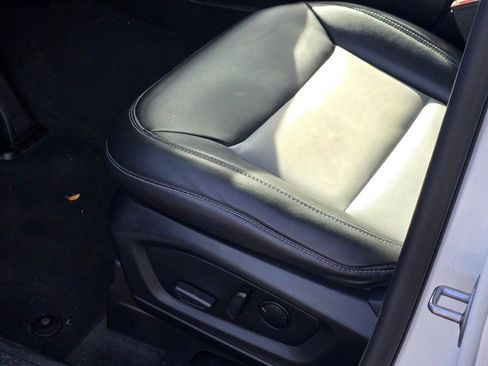 Used 2022 Ford Explorer XLT w/ Equipment Group 202A image 23