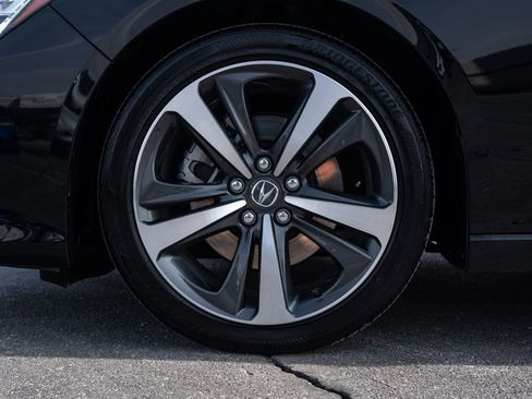 Certified 2025 Acura TLX w/ Technology Package image 14