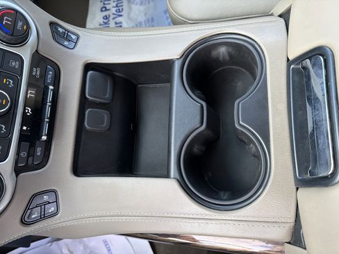 Used 2019 GMC Yukon SLT w/ HD Trailering Package image 19