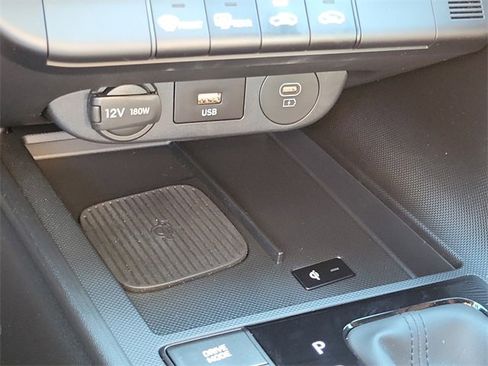 Used 2025 Hyundai Elantra Sport image 13