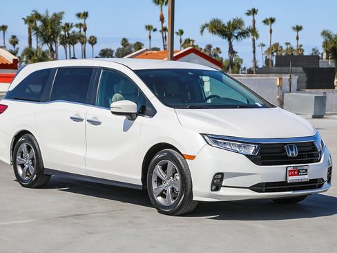 Used 2024 Honda Odyssey EX image 4