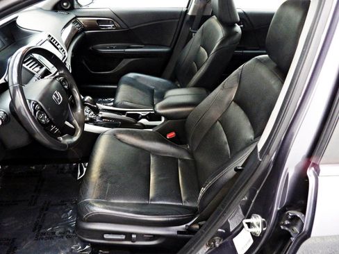 Used 2017 Honda Accord EX-L image 8